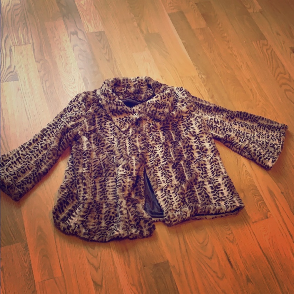 Faux leopard swing coat with 3/4 sleeves